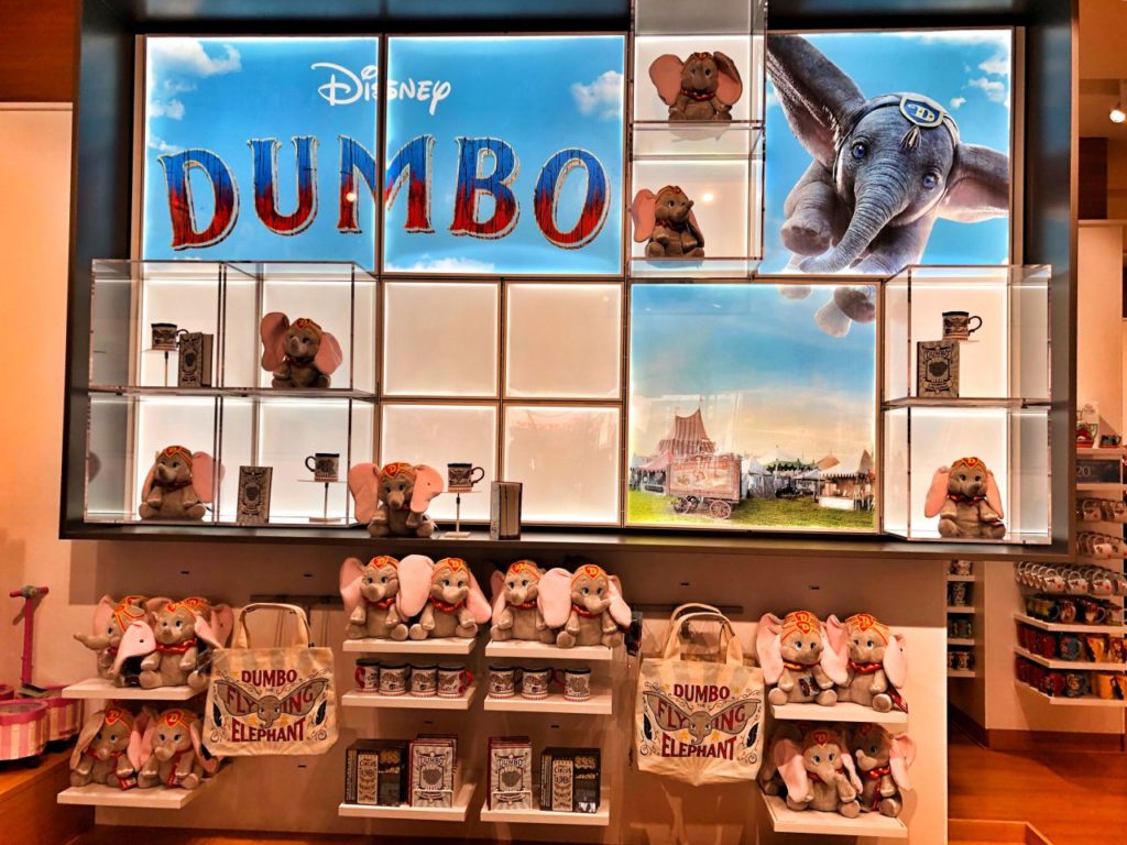 Aktionswand im Disney Store München