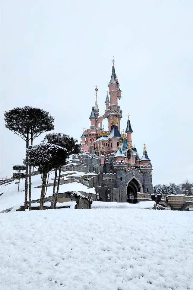Schloss mit Schnee