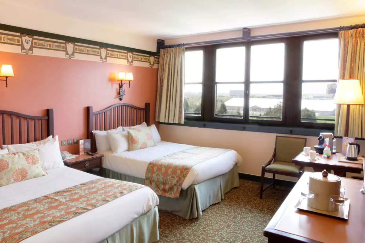 Zimmer im Disney Hotel Sequoia Lodge