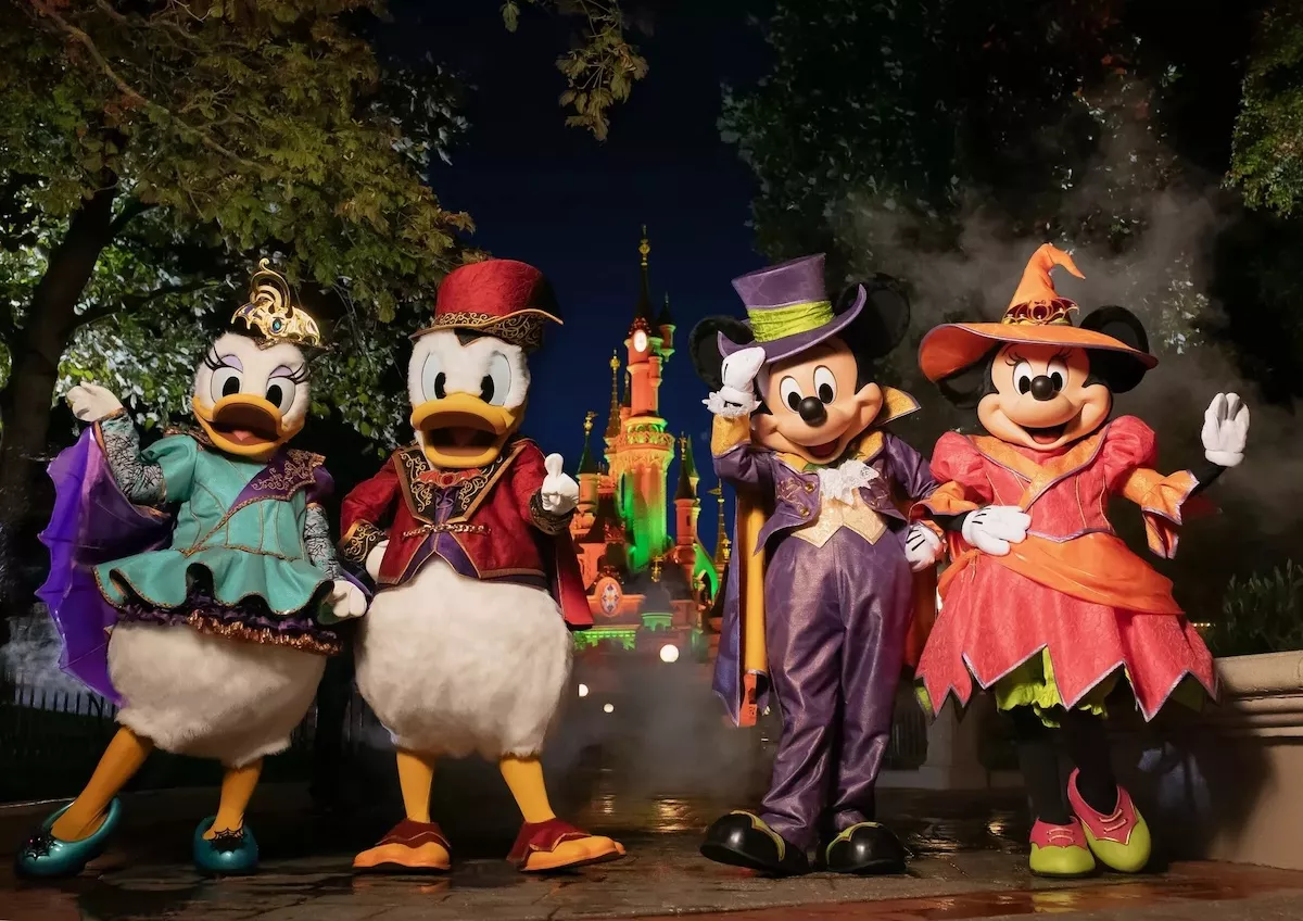 Mickey und seine Freunde zu Halloween in Disneyland Paris