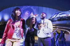 Avengers Campus Werbung