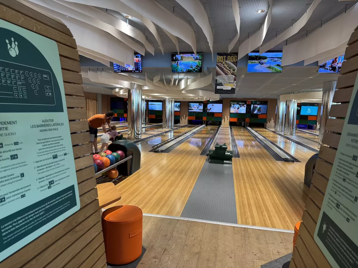 Bowling Bar im Villages Nature Paris