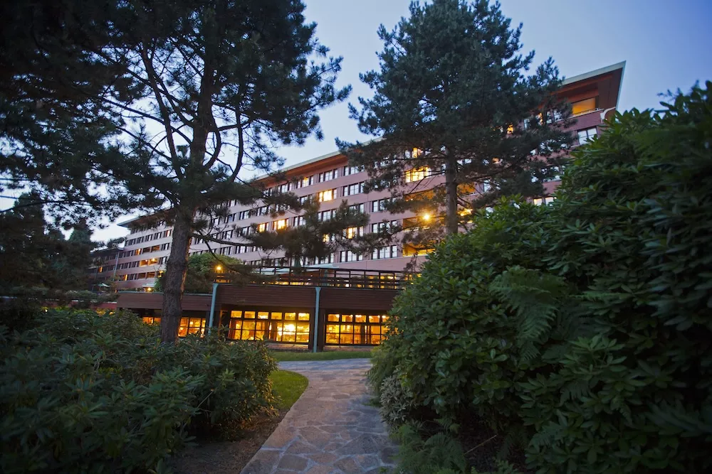 Disney Sequoia Lodge am Abend